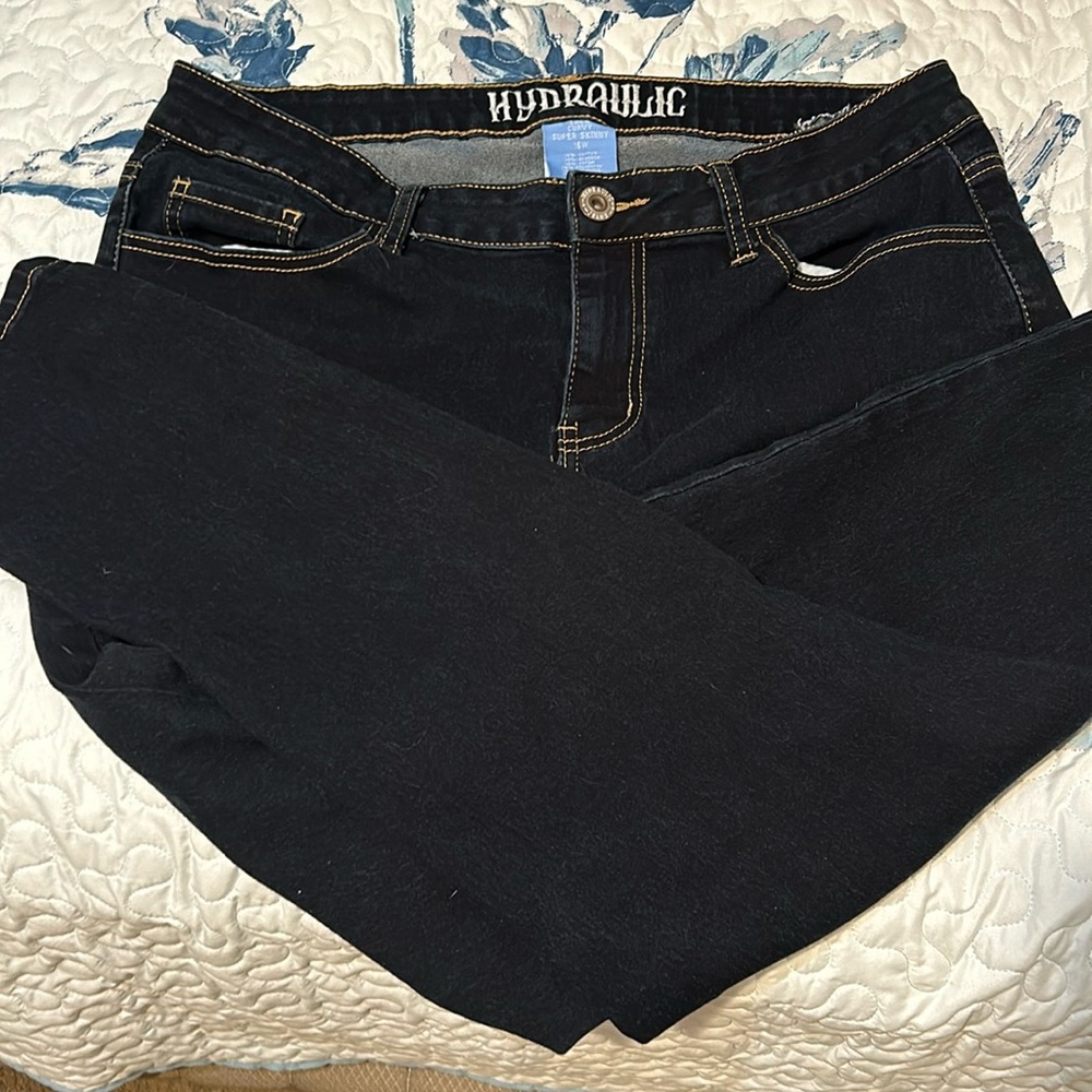 Hydraulic Dark wash skinny jeans